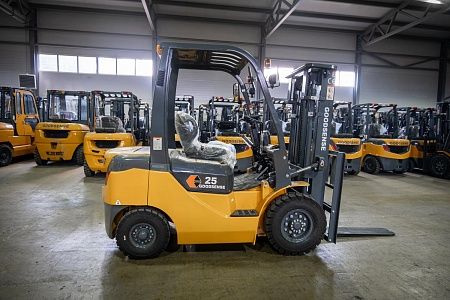  Дизельный погрузчик GOODSENSE FD25 2,5т 3,0м Mitsubishi Арт 492776 низкие цены 
